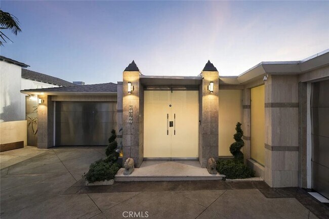 Building Photo - 31877 Circle Dr