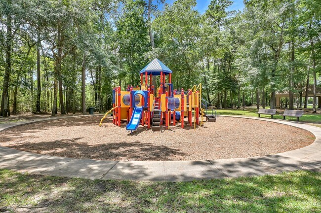 Building Photo - 1918 Scenic Park Dr