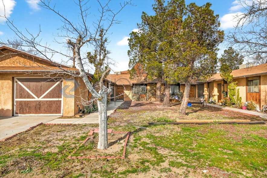 Building Photo - 836 W Atkins Ave