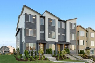 Building Photo - BRAND NEW DUAL PRIMARY BEDROOM Townhome in...