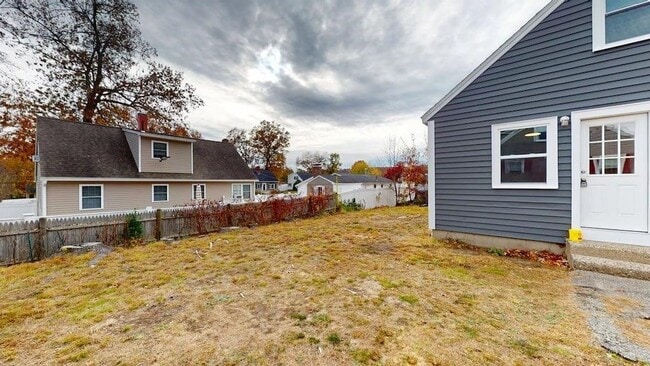 Building Photo - 97 Linton St