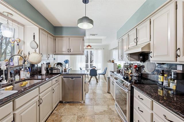 Building Photo - 2829 Harvest Hill Dr