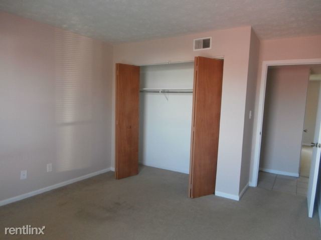 Building Photo - 2 br, 1 bath Condo - Crystalbrook Condos (...