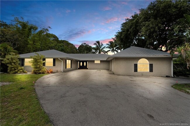 Building Photo - 53 N Sewalls Point Rd