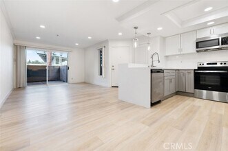 Building Photo - 2800 Keller Dr