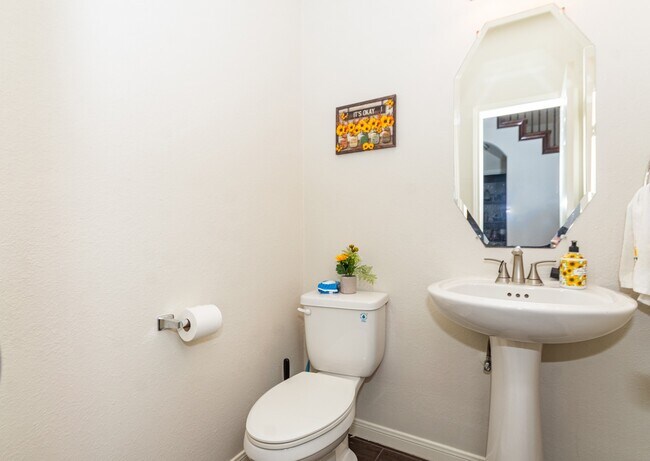 Building Photo - 8311 Bay Oaks Dr