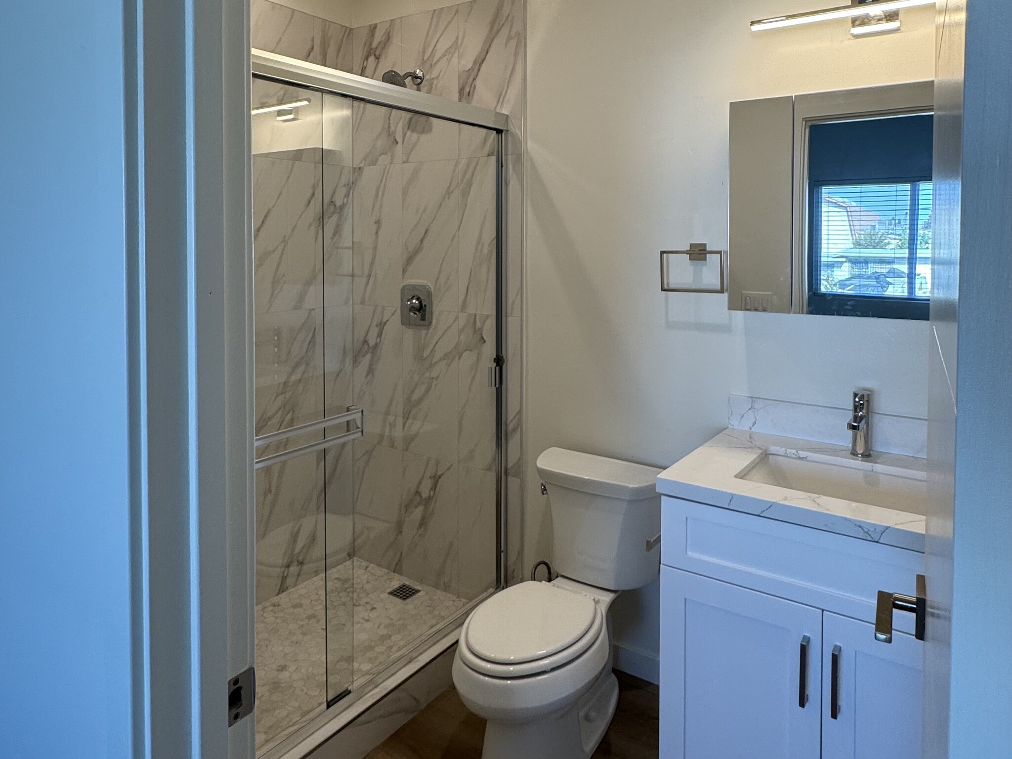 Primary Bath - 4692 Craigie St