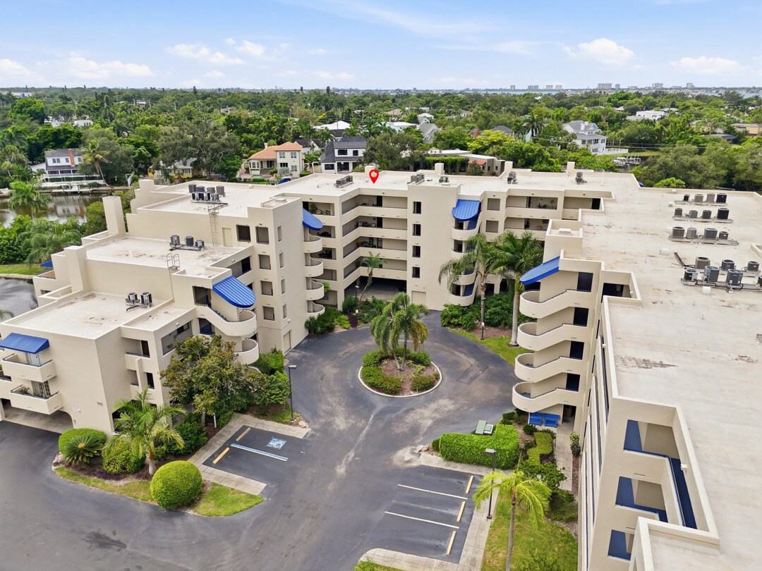 Building Photo - 835 S Osprey Ave