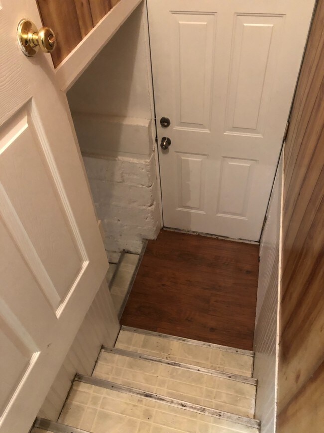 Building Photo - 2471 Center St