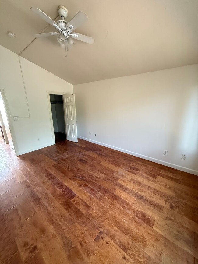 Building Photo - Charming 3-Bedroom, 2-Bathroom Home in the...