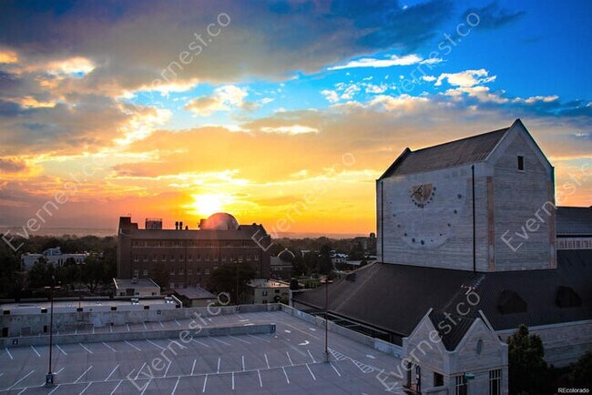 Building Photo - 2374 S University Blvd
