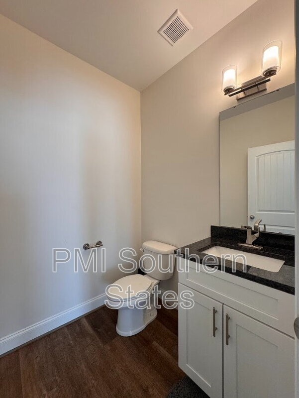 Building Photo - 401 Albus Dr