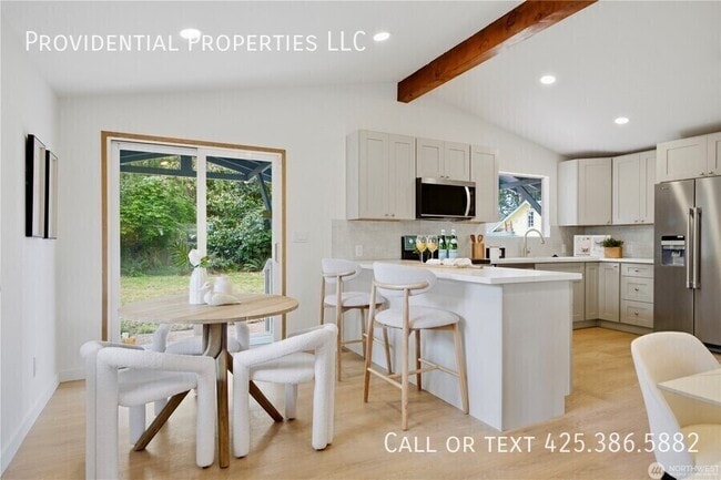 Building Photo - 527 N 200th St