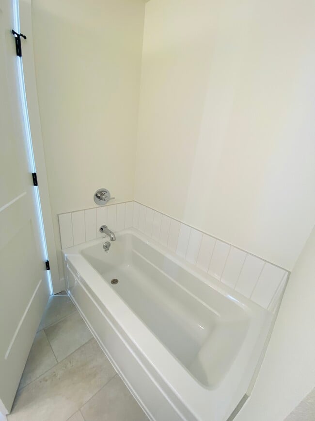 Building Photo - 4216 CYPRESS Pl