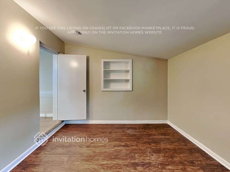 Building Photo - 908 Lakewood Ave