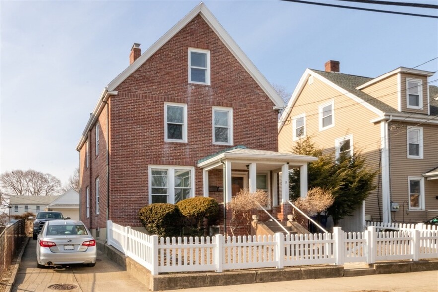 Building Photo - 12 Clinton St