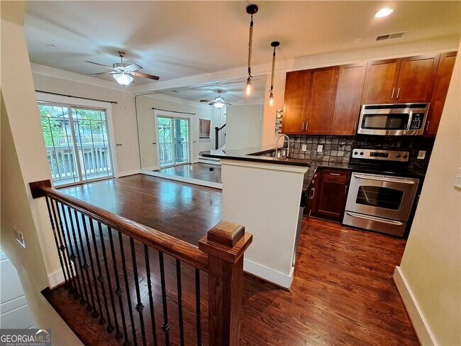 Building Photo - 221 Semel Cir NW