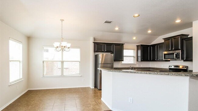 Building Photo - 1014 Lake Grove Dr