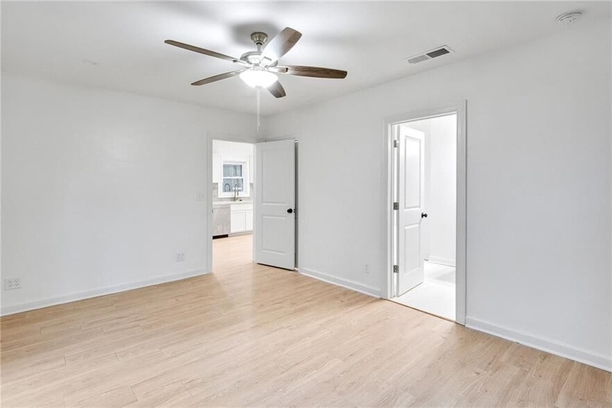 Building Photo - 1967 Browns Mill Rd SE