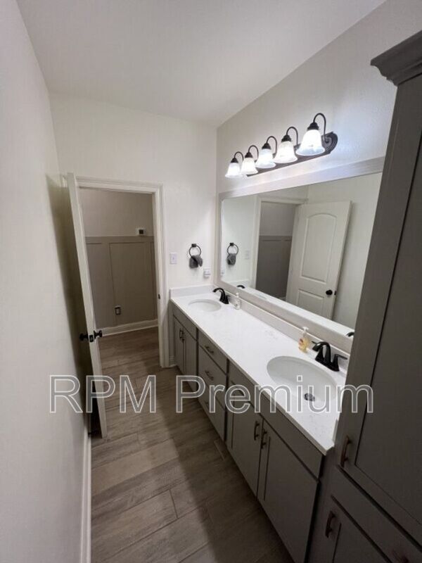 Building Photo - 18945 Corlis Grn Dr