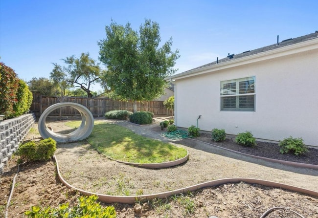Building Photo - Beautiful 4 Bed 2 Bath Home!!!