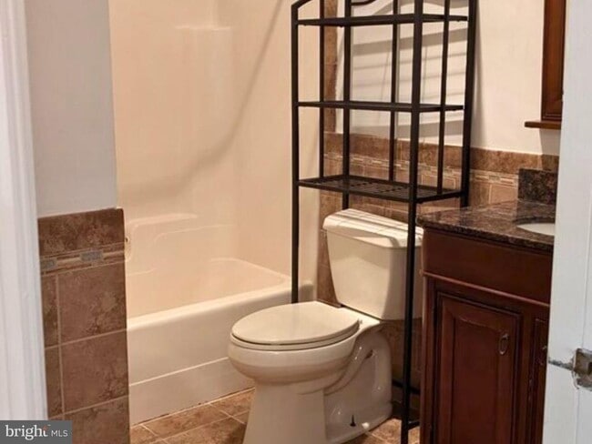 Building Photo - 82 Linvale Rd