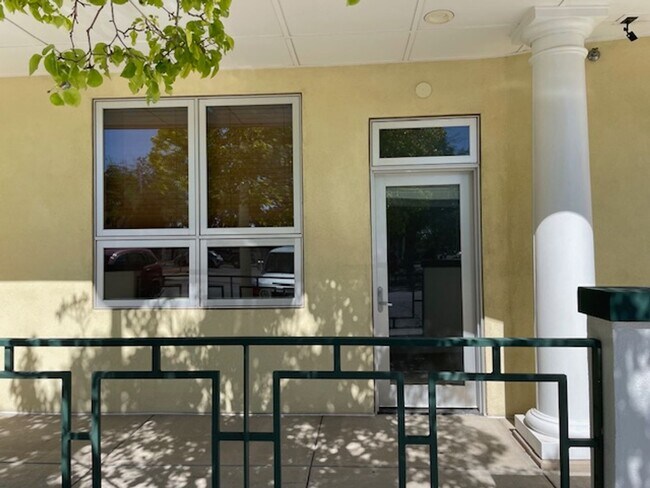 Building Photo - Nob Hill 2 Bedroom 2 Bath