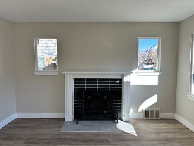Building Photo - Darling remodeled 5 bedroom 2 bathroom home in the heart of Ogden