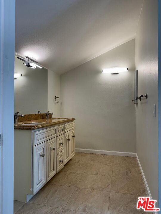 Building Photo - 32132 Sailview Ln