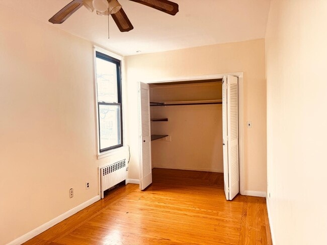 Building Photo - 549 61st St