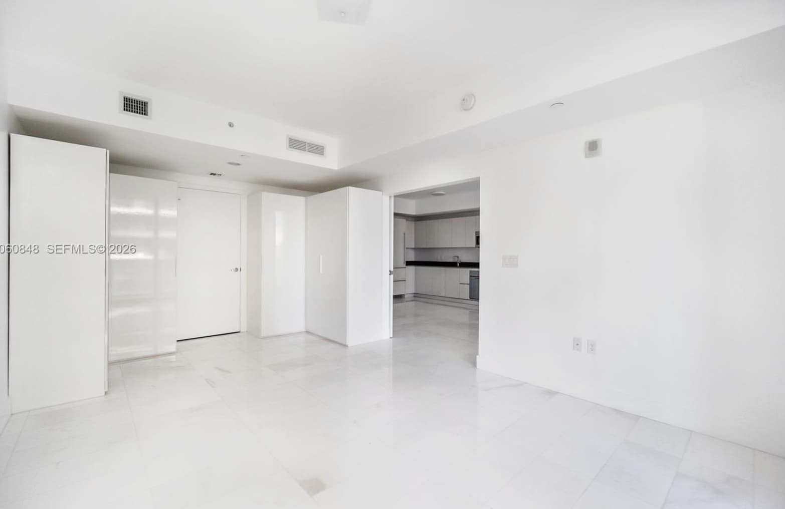 Building Photo - 1010 Brickell Ave