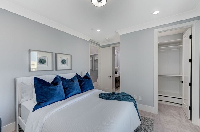 Building Photo - Distinctive Fully Furnished Estate in The Canyons!