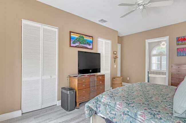 Building Photo - 2076 Cezanne Rd