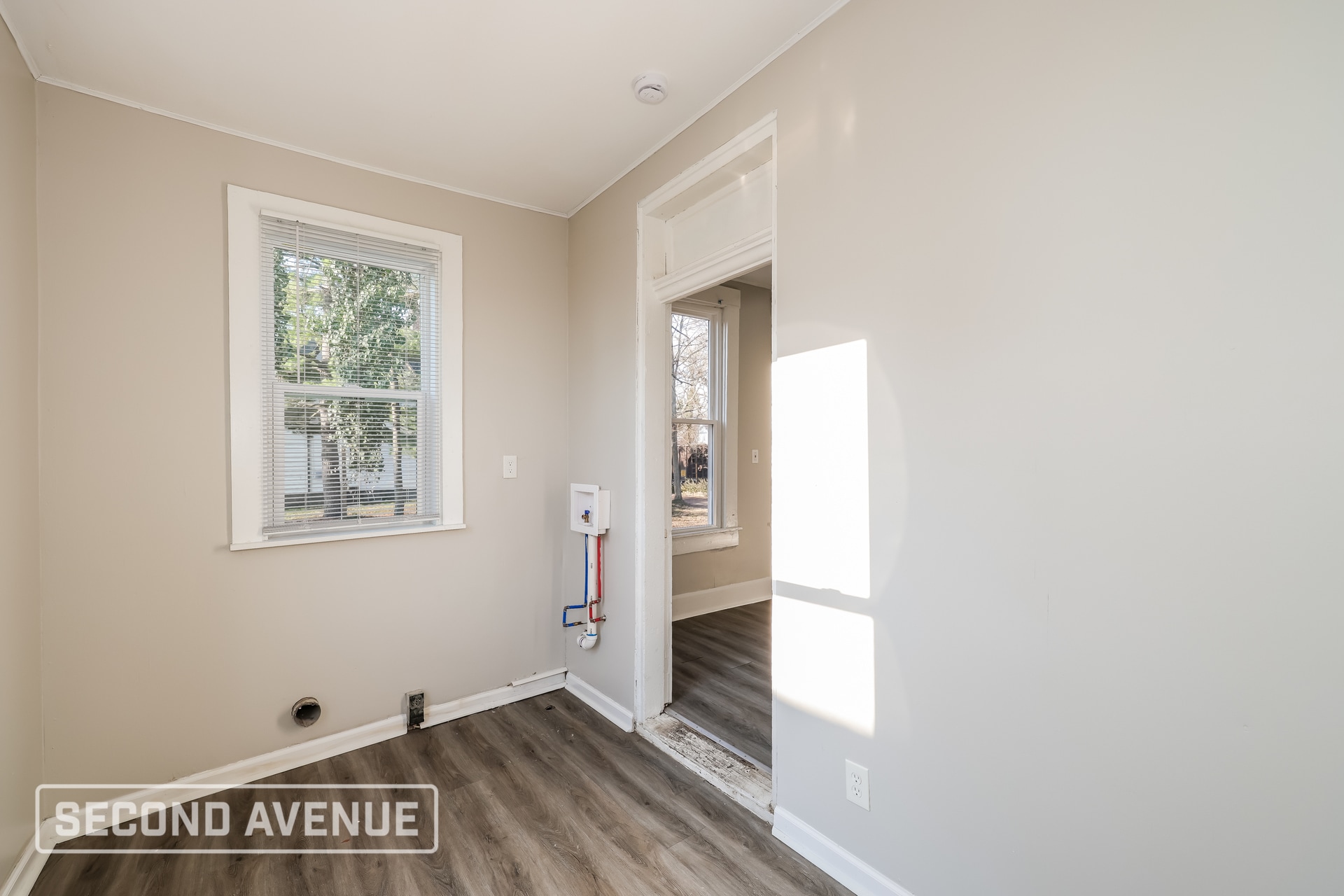 Building Photo - 4833 Greenwood Terrace