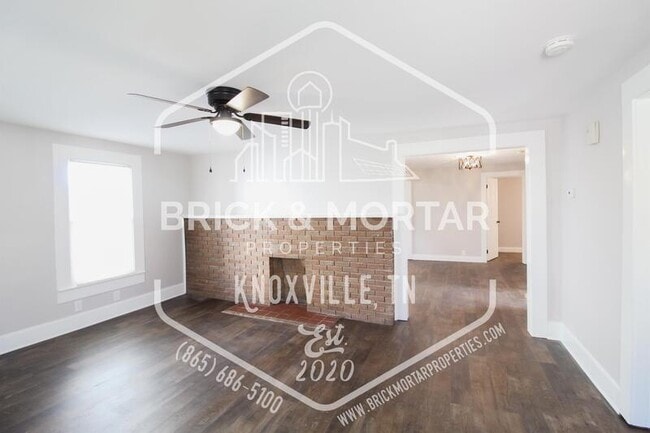 Building Photo - 404 E Emerald Ave