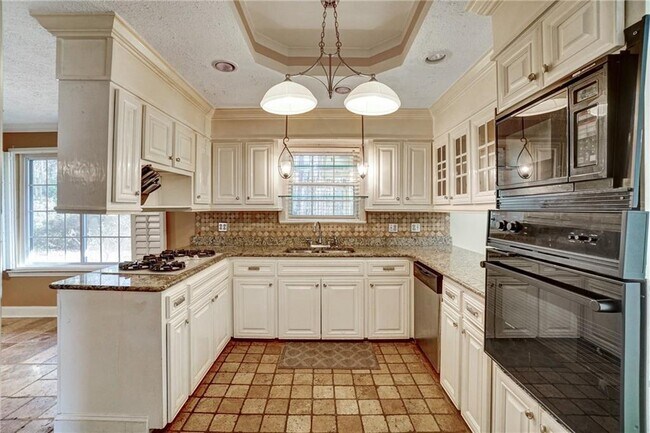 Building Photo - 648 Cativo Dr SW