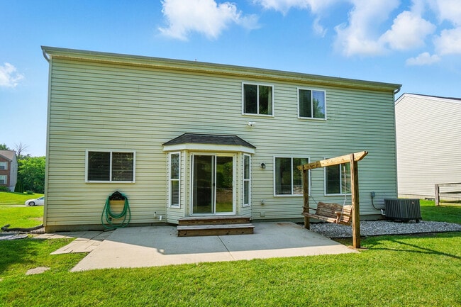 Building Photo - 2496 Frontier Dr