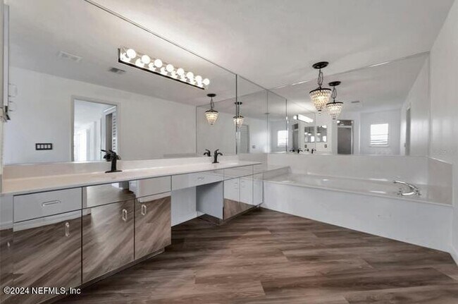 Building Photo - 405 Waterside Ln