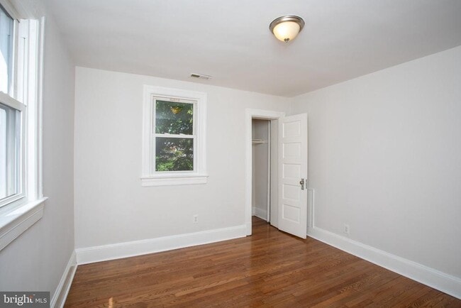 Building Photo - 104 53rd St NE