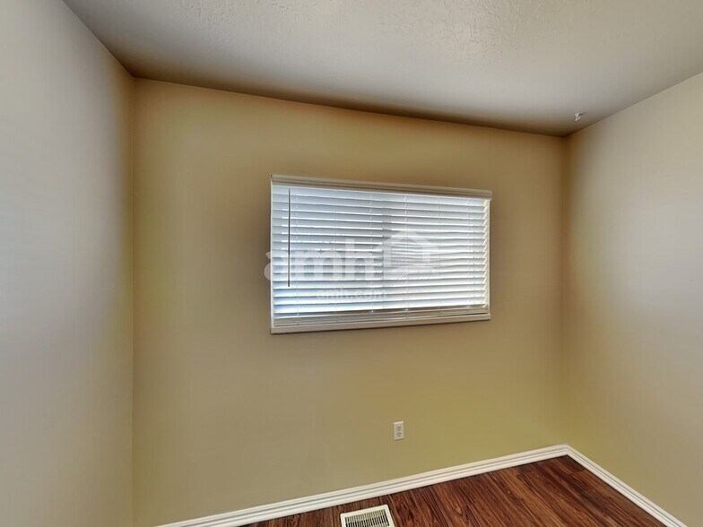 Building Photo - 1401 N 2225 W