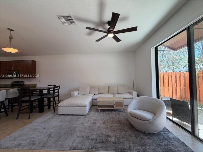 Building Photo - 6330 S Station Square