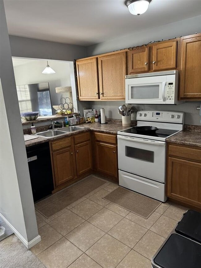 Building Photo - 18 Smithwheel Rd