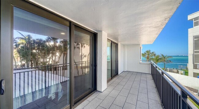 Building Photo - 4822 Ocean Blvd