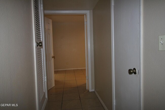 Building Photo - 10711 Ivanhoe Dr