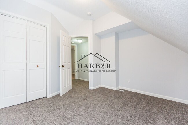 Building Photo - 27 8th St NW