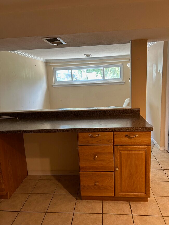 Living room - 9 Maple Mall