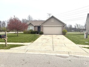 Building Photo - 4561 Plowman Dr
