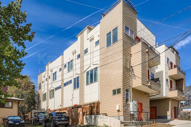 Building Photo - 1212 N Perry St