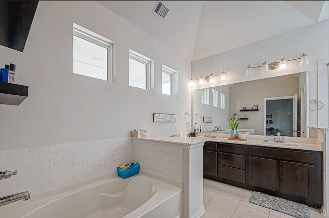 Building Photo - 2805 Vanilla Sky Ln