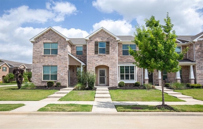 Building Photo - 2308 Davenport Dr